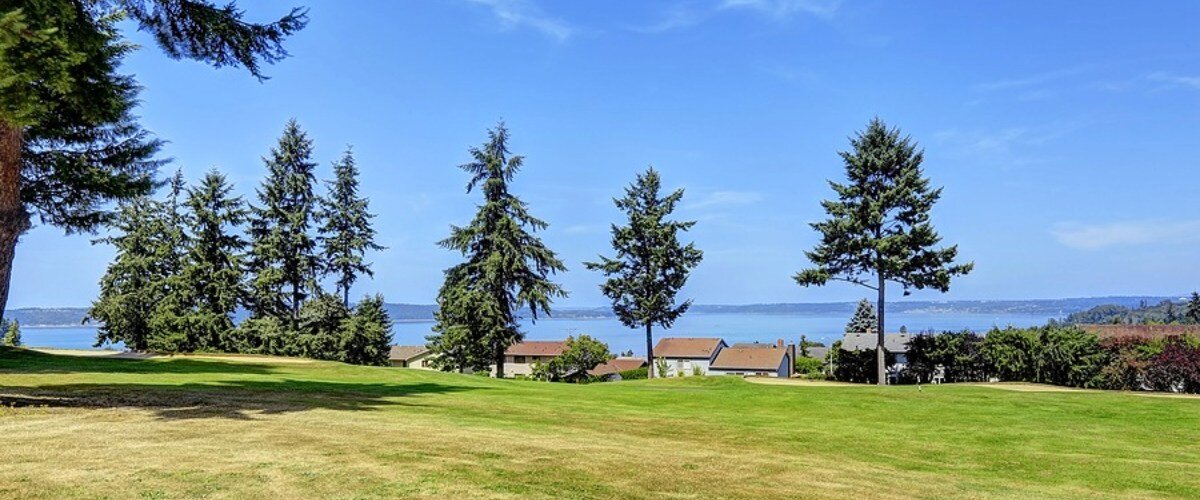 Beautitul-Landscape-With-Water-Federal Way,WA
