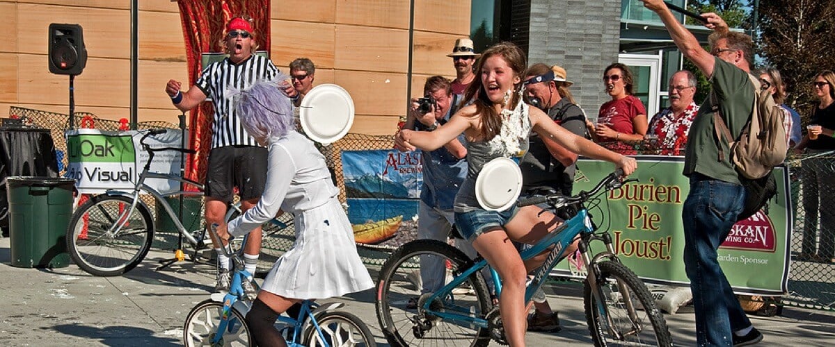 Burien-Wa-first-annual-pie-joust