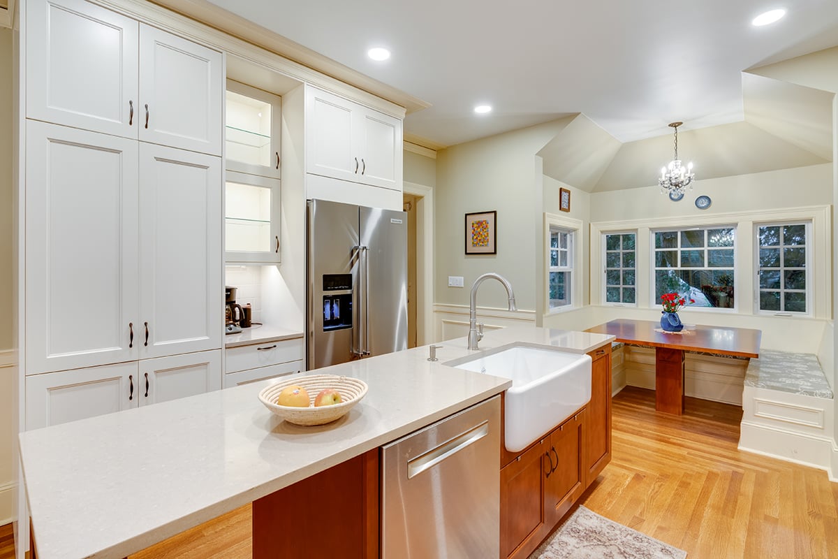 historic-seattle-kitchen-5-after-kitchen-island