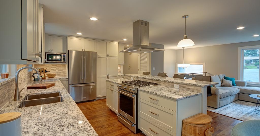 shoreline-kitchen-living-bath-08