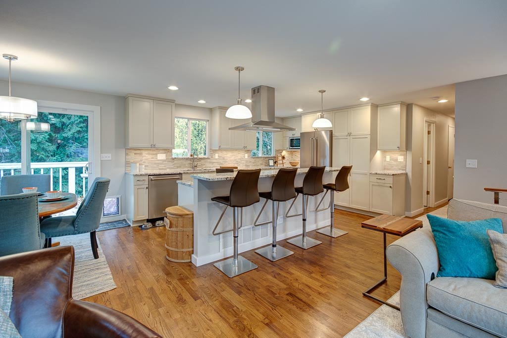 shoreline-kitchen-living-bath-14