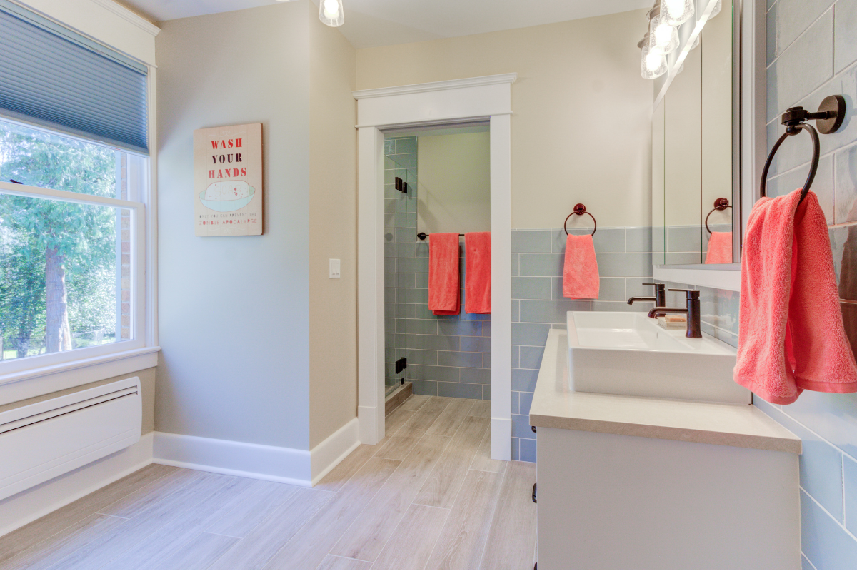 west-seattle-shared-bathroom-water-closet