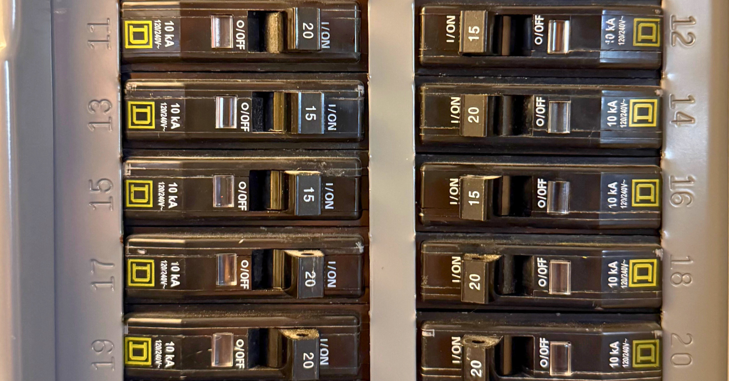 7 Signs That It's Time to Replace Your Home's Electrical Panel