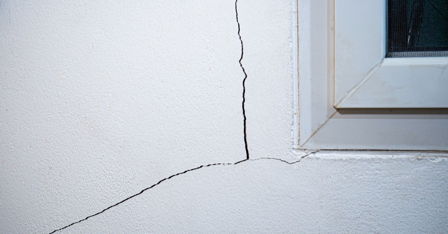 Cracks in Plaster Walls? What They Mean and When to Worry