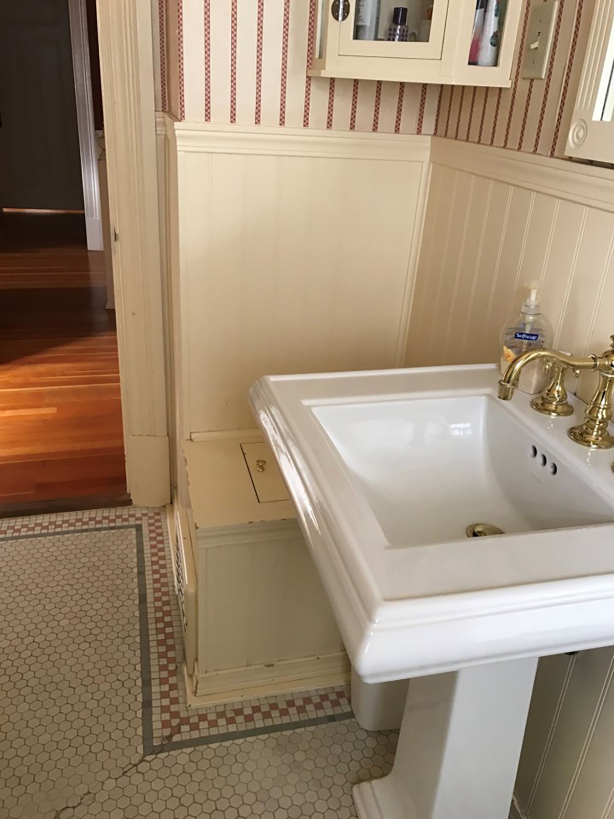 roosevelt-historic-bath-before2-sink-laundry-chute roosevelt-historic-bath-before2-sink-laundry-chute