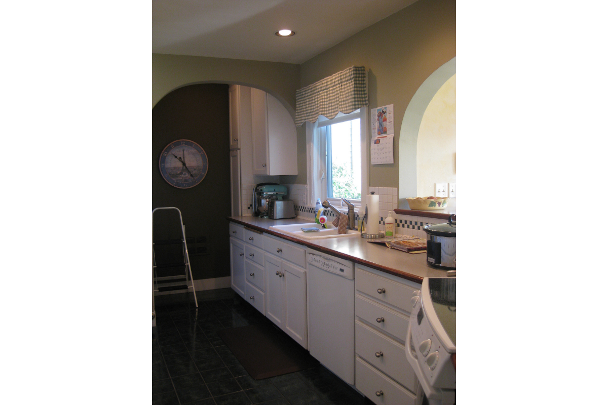 west-seattle-vintage-kitchen-before (7)