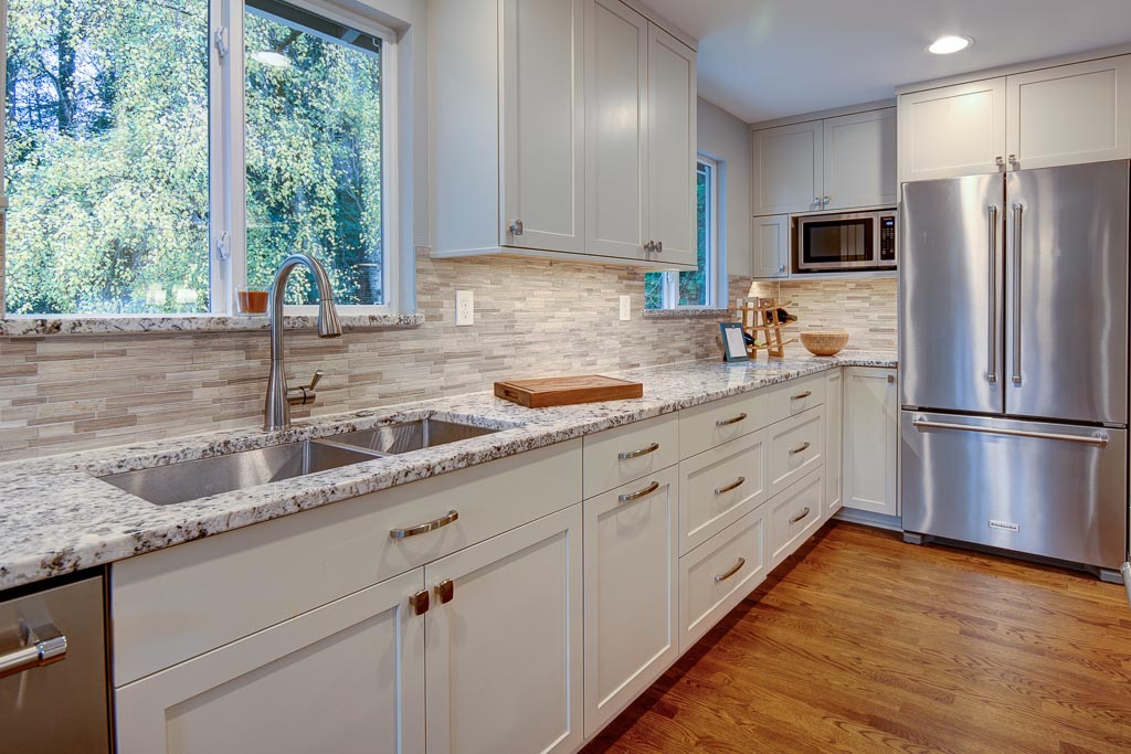 Shoreline Kitchen, Living & Bath