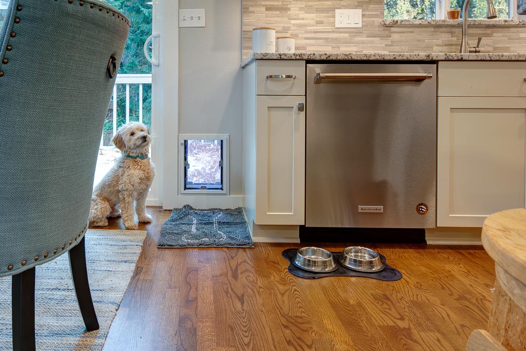 Shoreline Kitchen, Living & Bath